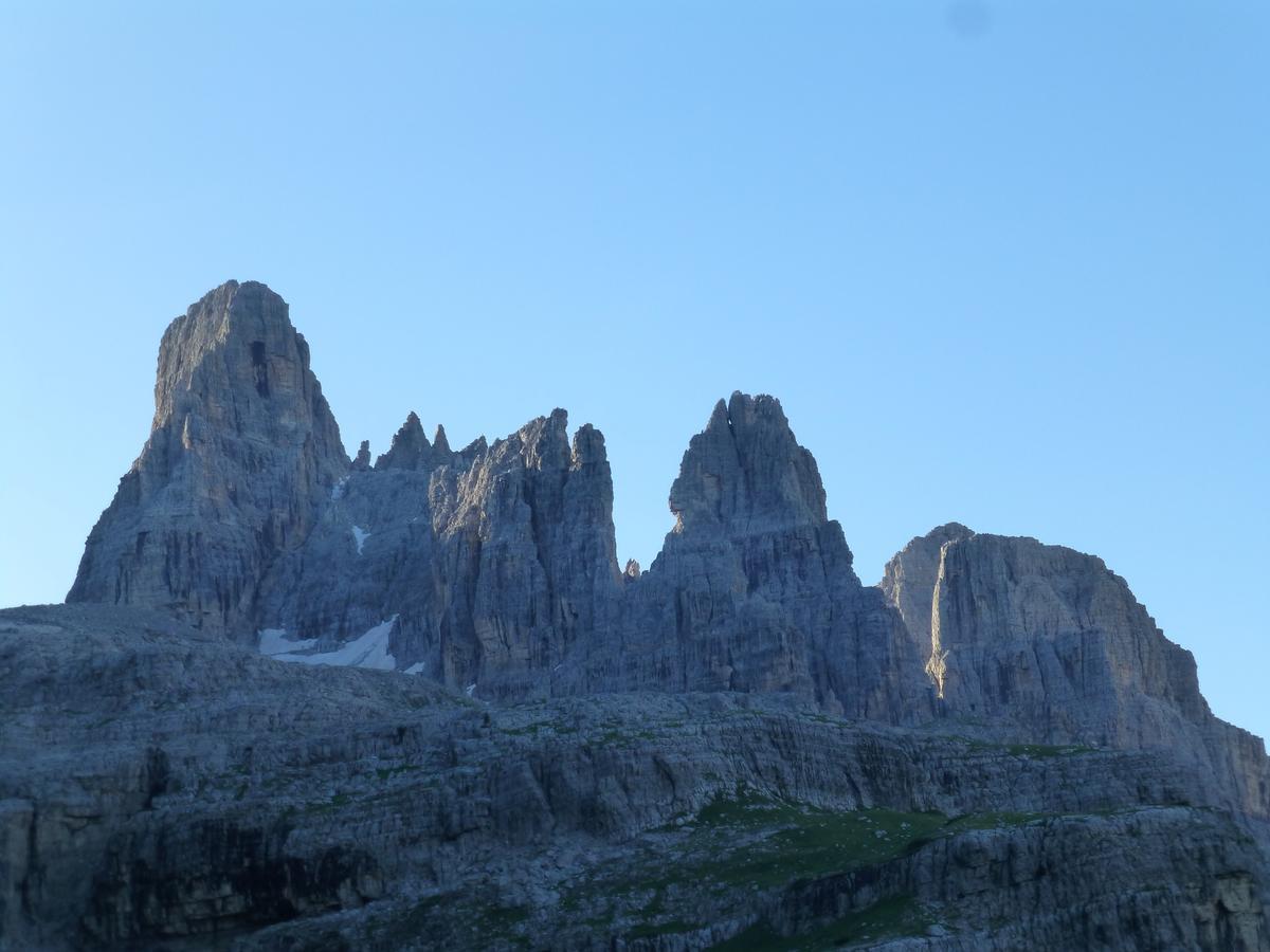 Madonna Chalet Dei Piniアパートホテル エクステリア 写真