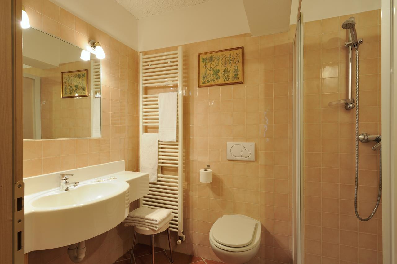 Madonna Chalet Dei Piniアパートホテル エクステリア 写真
