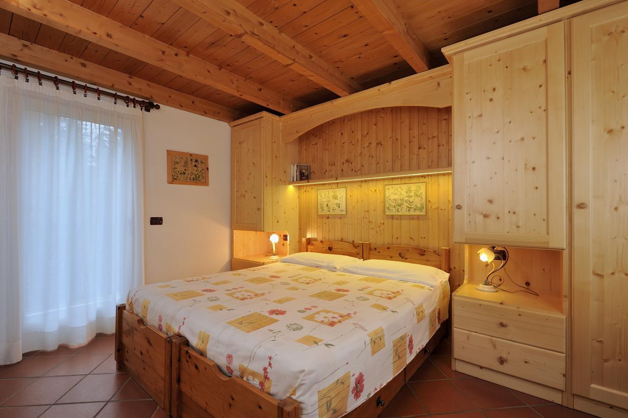 Madonna Chalet Dei Piniアパートホテル エクステリア 写真